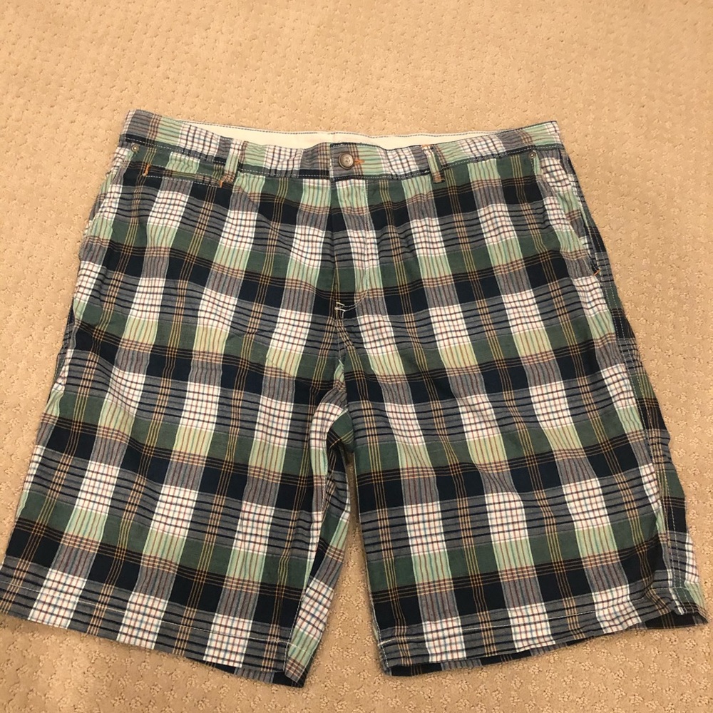 Tommy Bahama shorts size 40